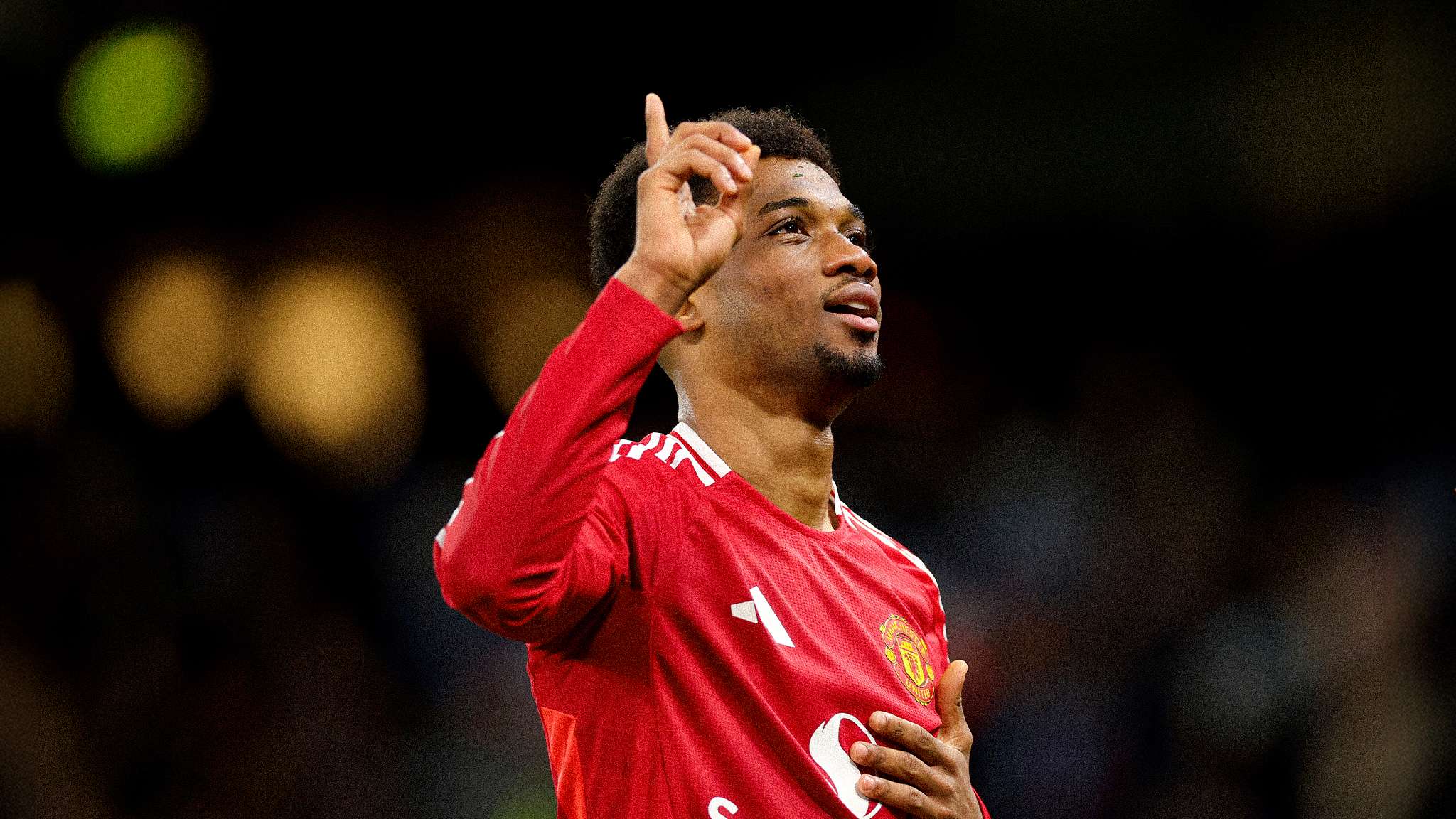 邮报：勒沃库森仍有意麦卡蒂，可能要求将他加入维尔茨的交易.